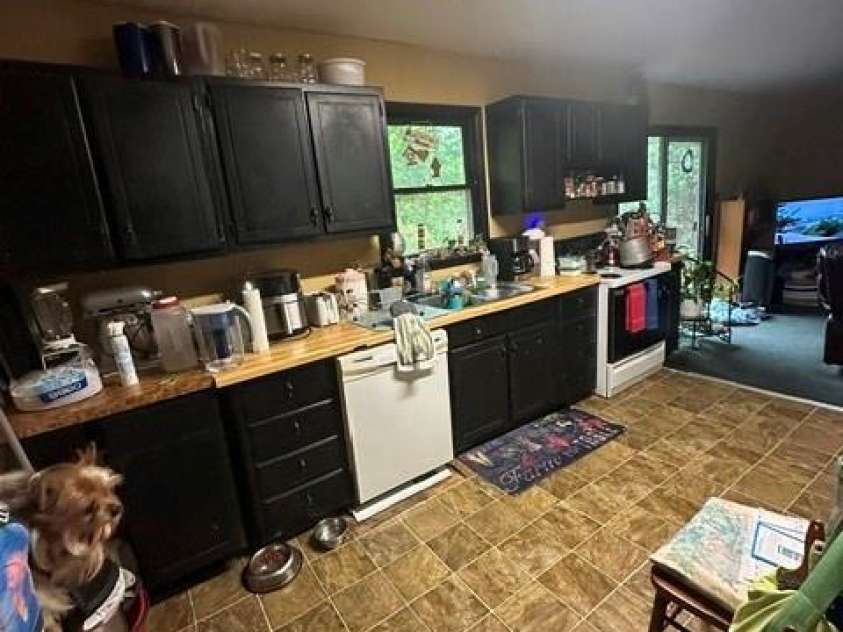 138 Heavenly View Drive, Sylva, NC 28779.  MLS# CAR4397894, YatesRealty ID 33104. 