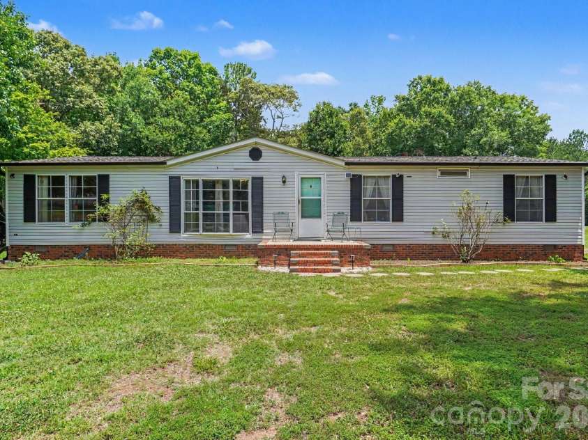 4665 Blade Run Road, Edgemoor, SC 29712.  MLS# CAR4386564, YatesRealty ID 33105. 