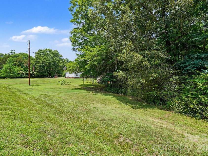4665 Blade Run Road, Edgemoor, SC 29712.  MLS# CAR4386564, YatesRealty ID 33105. 