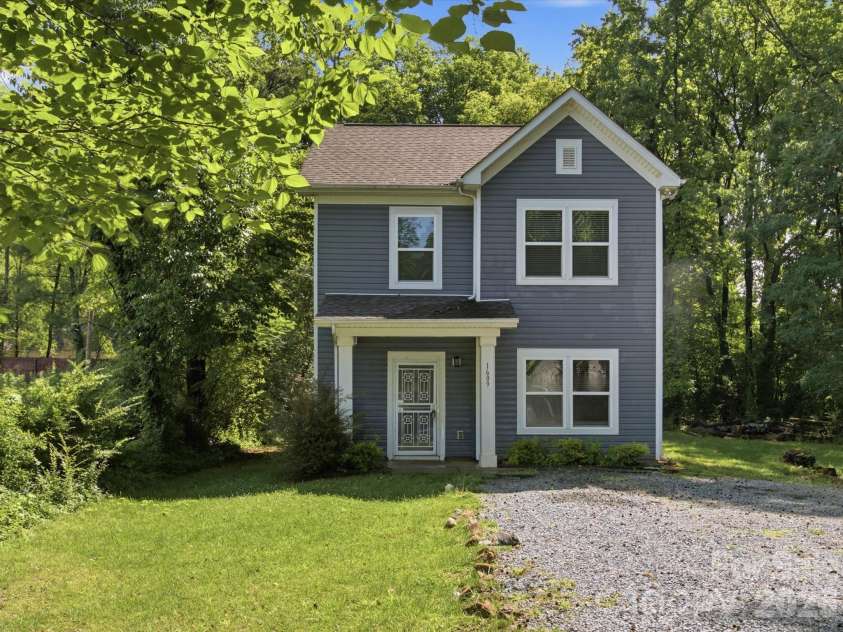 1609 Ronald Street, Charlotte, NC 28216.  MLS# CAR4397895, YatesRealty ID 33106. 