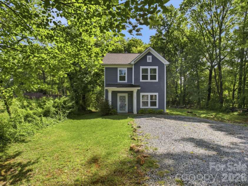 1609 Ronald Street, Charlotte, NC 28216.  MLS# CAR4397895, YatesRealty ID 33106. 