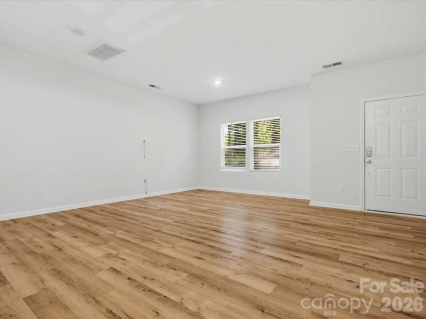 1609 Ronald Street, Charlotte, NC 28216.  MLS# CAR4397895, YatesRealty ID 33106. 