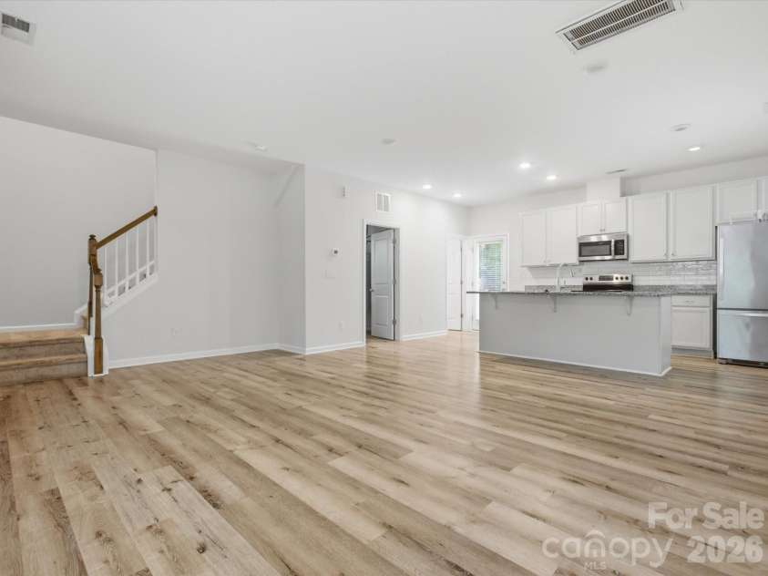 1609 Ronald Street, Charlotte, NC 28216.  MLS# CAR4397895, YatesRealty ID 33106. 