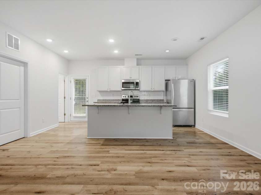1609 Ronald Street, Charlotte, NC 28216.  MLS# CAR4397895, YatesRealty ID 33106. 