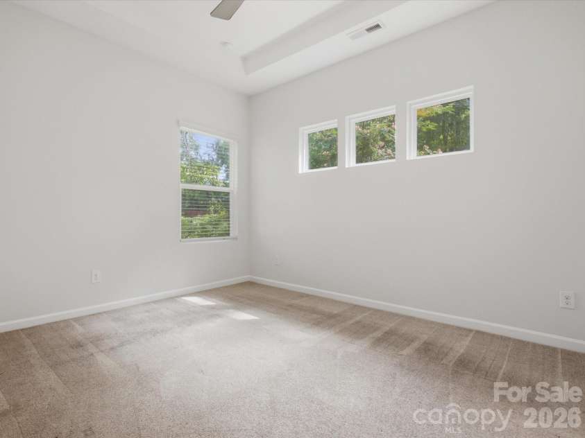 1609 Ronald Street, Charlotte, NC 28216.  MLS# CAR4397895, YatesRealty ID 33106. 