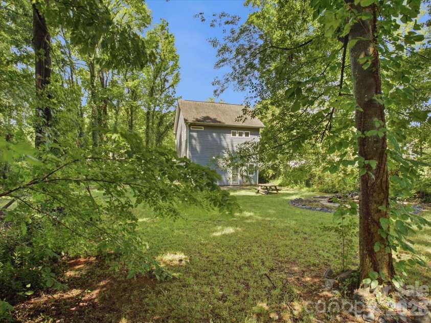 1609 Ronald Street, Charlotte, NC 28216.  MLS# CAR4397895, YatesRealty ID 33106. 