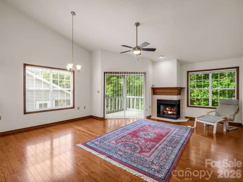 341 Laurel Park Place, Hendersonville, NC 28791.  MLS# CAR4397464, YatesRealty ID 33107. 