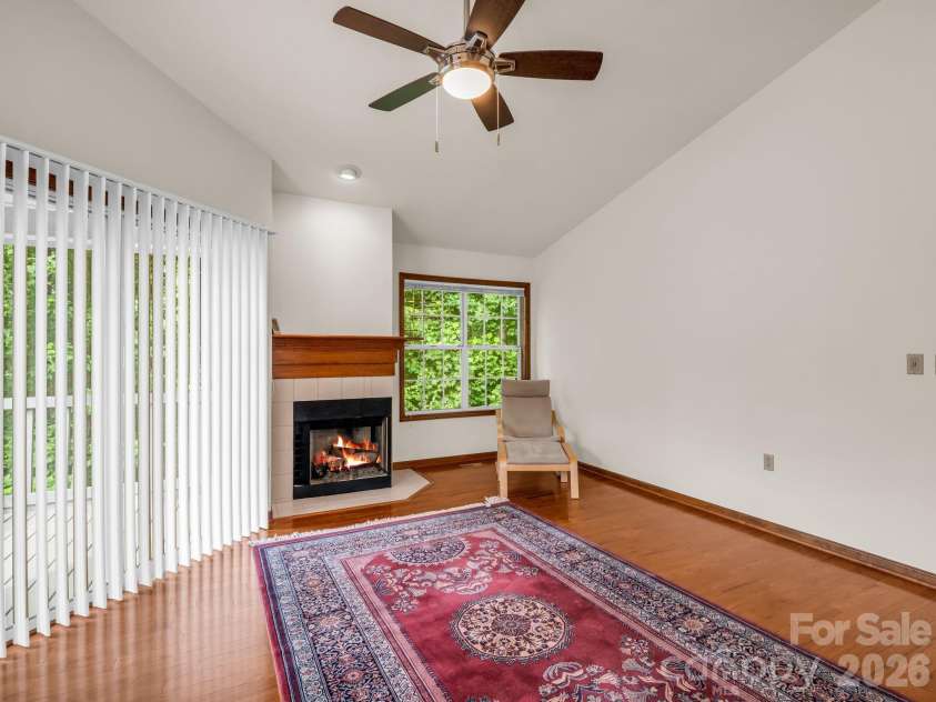 341 Laurel Park Place, Hendersonville, NC 28791.  MLS# CAR4397464, YatesRealty ID 33107. 