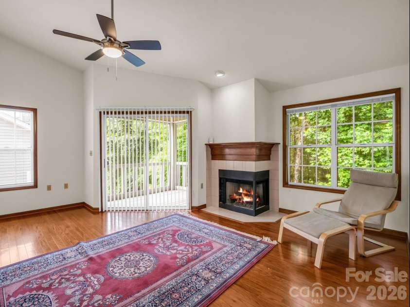 341 Laurel Park Place, Hendersonville, NC 28791.  MLS# CAR4397464, YatesRealty ID 33107. 