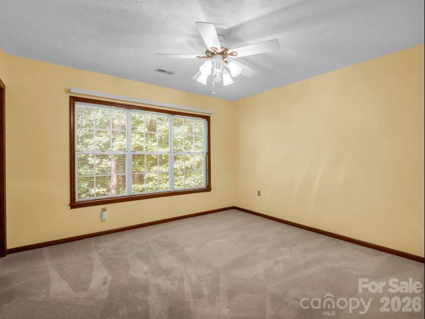 341 Laurel Park Place, Hendersonville, NC 28791.  MLS# CAR4397464, YatesRealty ID 33107. 