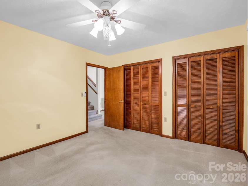 341 Laurel Park Place, Hendersonville, NC 28791.  MLS# CAR4397464, YatesRealty ID 33107. 
