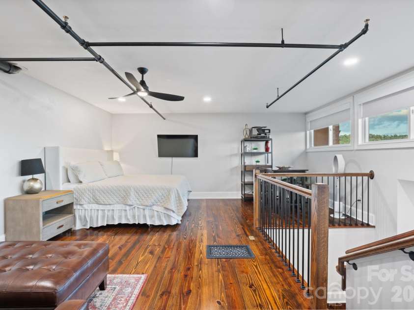56 Patton Avenue, Asheville, NC 28801.  MLS# CAR4422997, YatesRealty ID 33108. 