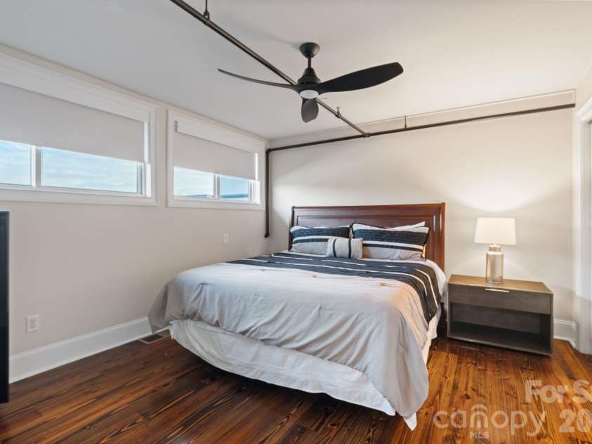 56 Patton Avenue, Asheville, NC 28801.  MLS# CAR4422997, YatesRealty ID 33108. 