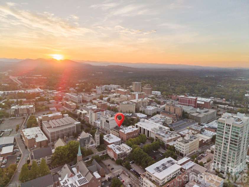 56 Patton Avenue, Asheville, NC 28801.  MLS# CAR4422997, YatesRealty ID 33108. 