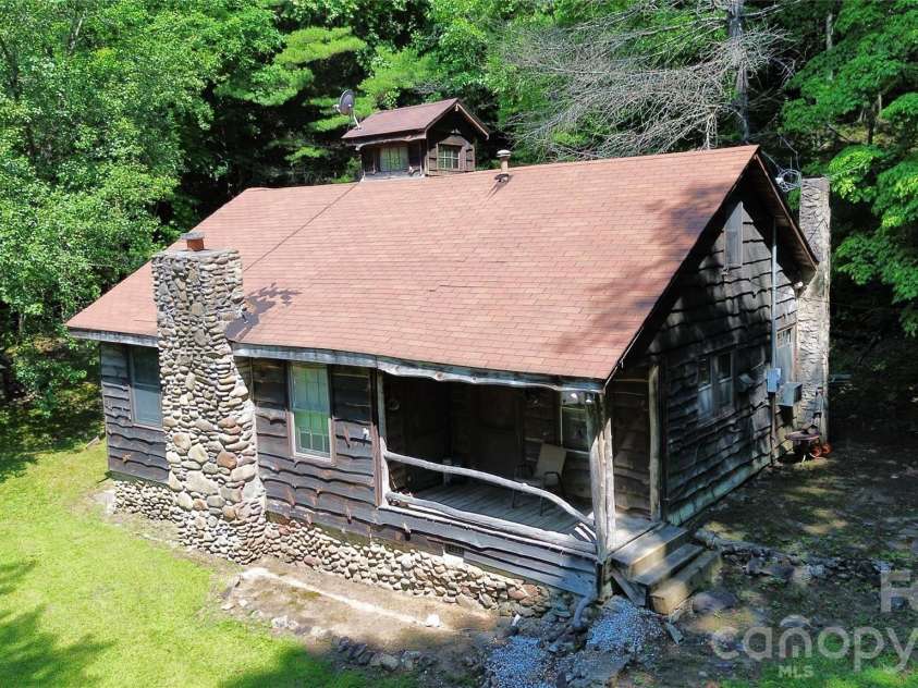 8340 Hwy 90 Highway, Collettsville, NC 28611.  MLS# CAR4397451, YatesRealty ID 33109. 