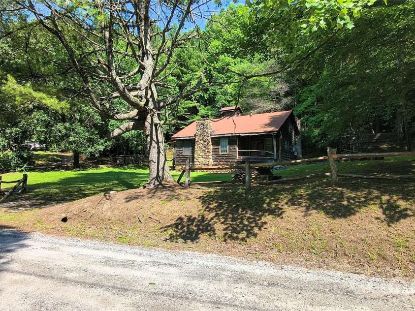 8340 Hwy 90 Highway, Collettsville, NC 28611.  MLS# CAR4397451, YatesRealty ID 33109. 