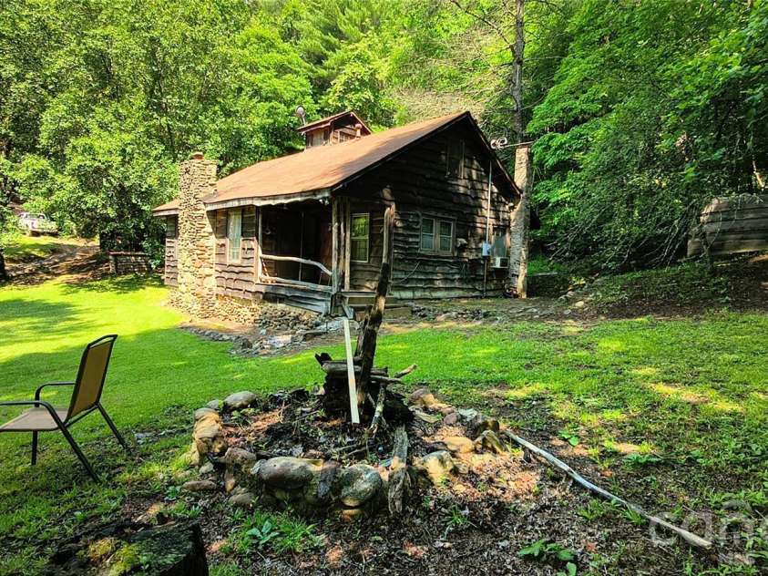 8340 Hwy 90 Highway, Collettsville, NC 28611.  MLS# CAR4397451, YatesRealty ID 33109. 