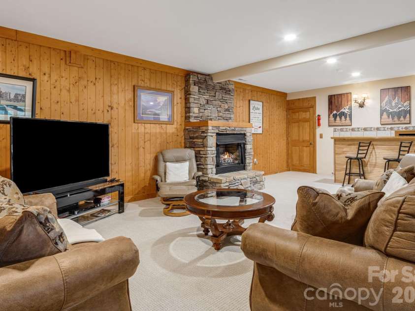 189 Cameron Lane, Lake Lure, NC 28746.  MLS# CAR4345365, YatesRealty ID 33111. 