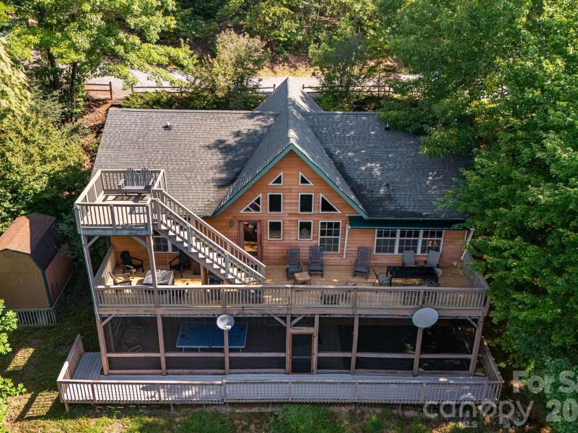 189 Cameron Lane, Lake Lure, NC 28746.  MLS# CAR4345365, YatesRealty ID 33111. 