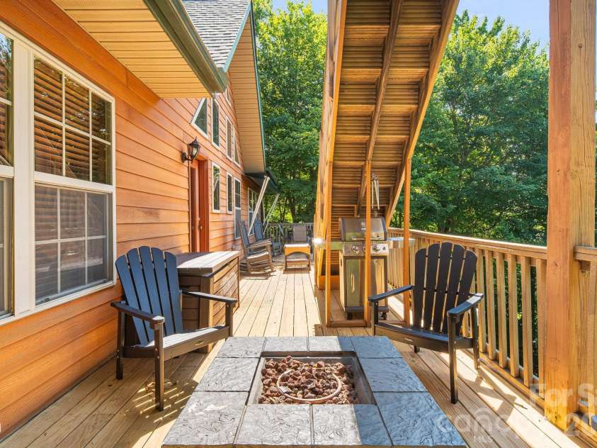 189 Cameron Lane, Lake Lure, NC 28746.  MLS# CAR4345365, YatesRealty ID 33111. 