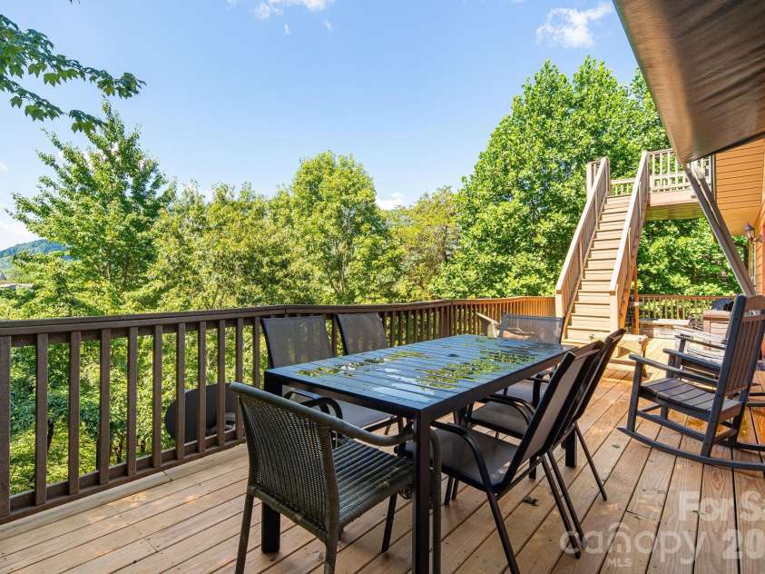 189 Cameron Lane, Lake Lure, NC 28746.  MLS# CAR4345365, YatesRealty ID 33111. 
