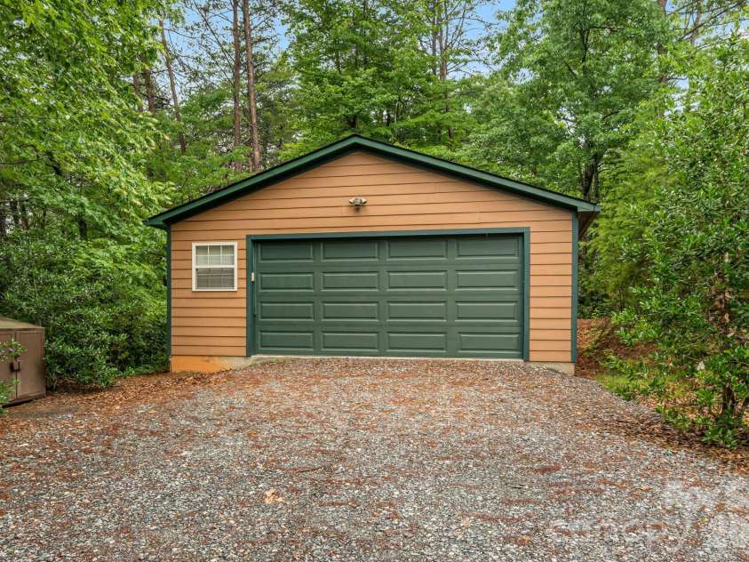 189 Cameron Lane, Lake Lure, NC 28746.  MLS# CAR4345365, YatesRealty ID 33111. 
