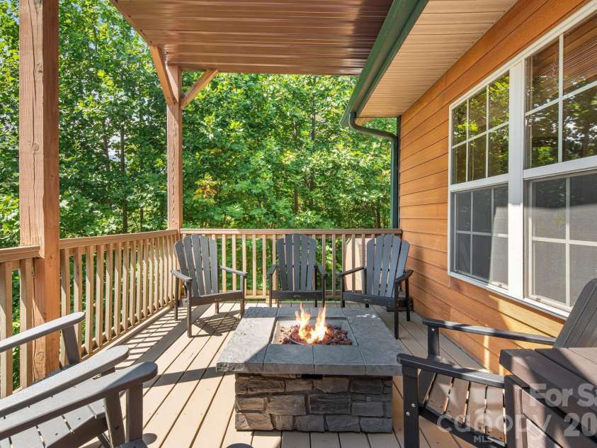 189 Cameron Lane, Lake Lure, NC 28746.  MLS# CAR4345365, YatesRealty ID 33111. 