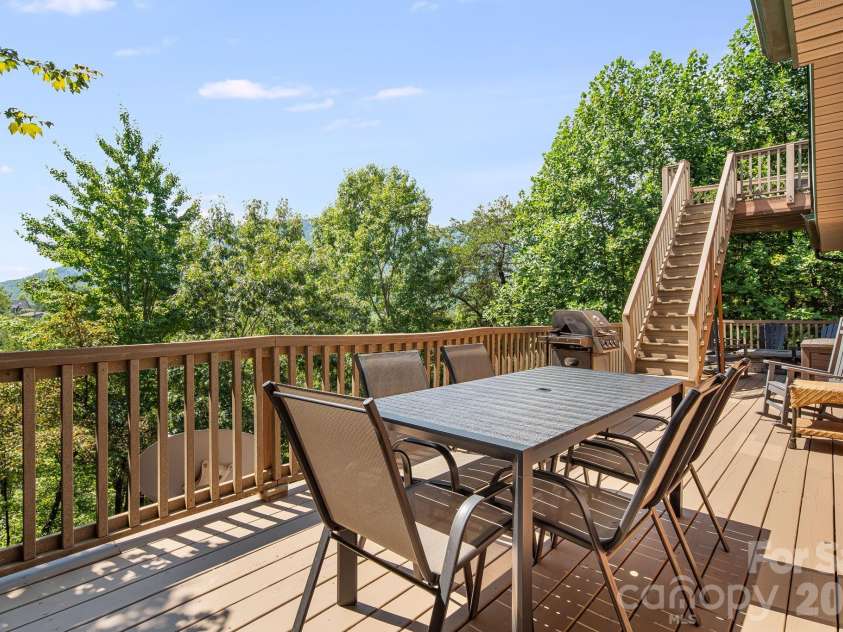 189 Cameron Lane, Lake Lure, NC 28746.  MLS# CAR4345365, YatesRealty ID 33111. 