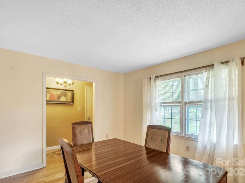 4008 David Cox Road, Charlotte, NC 28269.  MLS# CAR4290845, YatesRealty ID 33111. 