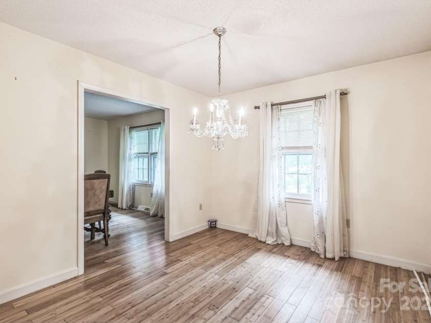 4008 David Cox Road, Charlotte, NC 28269.  MLS# CAR4290845, YatesRealty ID 33111. 