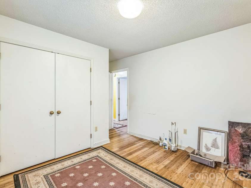 4008 David Cox Road, Charlotte, NC 28269.  MLS# CAR4290845, YatesRealty ID 33111. 