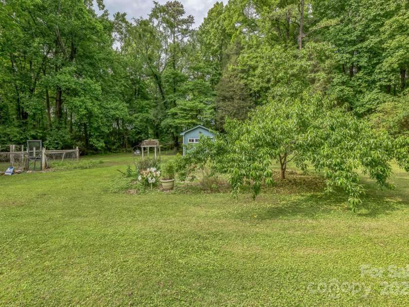 4008 David Cox Road, Charlotte, NC 28269.  MLS# CAR4290845, YatesRealty ID 33111. 