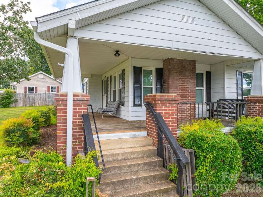 46 Gilkey Street, Marion, NC 28752.  MLS# CAR4396879, YatesRealty ID 33112. 