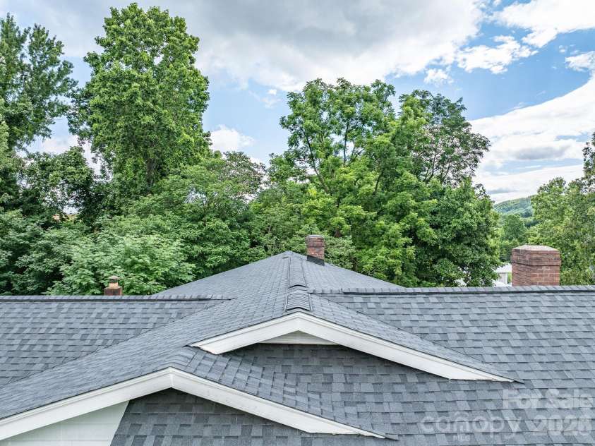 46 Gilkey Street, Marion, NC 28752.  MLS# CAR4396879, YatesRealty ID 33112. 
