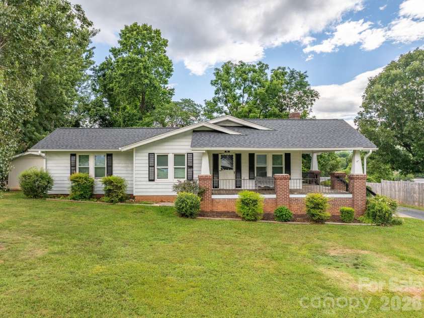 46 Gilkey Street, Marion, NC 28752.  MLS# CAR4396879, YatesRealty ID 33112. Front view