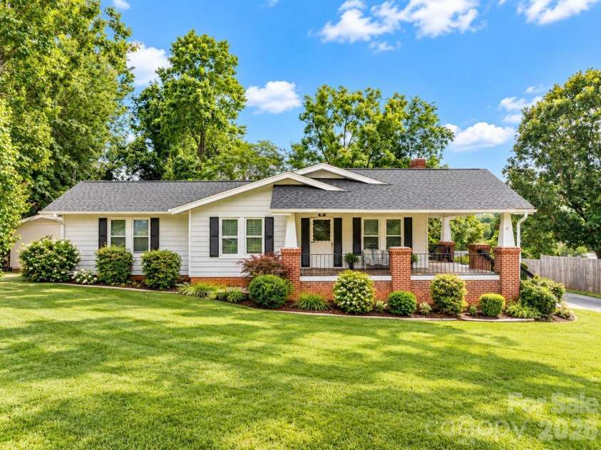46 Gilkey Street, Marion, NC 28752.  MLS# CAR4396879, YatesRealty ID 33112. Front view. The building to the left has been removed.