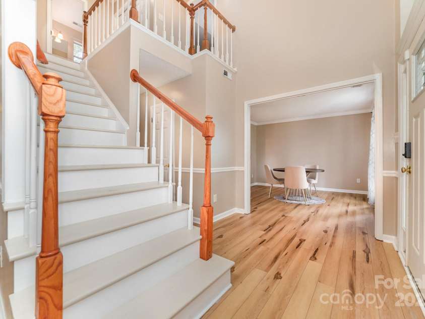 8308 Woodford Bridge Drive, Charlotte, NC 28216.  MLS# CAR4286676, YatesRealty ID 33112. 