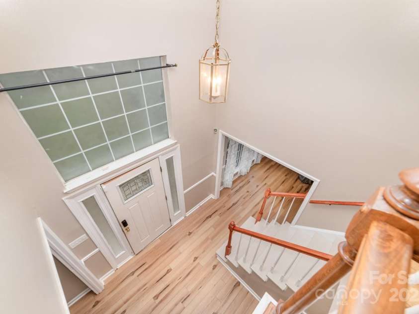 8308 Woodford Bridge Drive, Charlotte, NC 28216.  MLS# CAR4286676, YatesRealty ID 33112. 