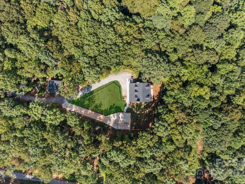 239 Old Lion Road, Statesville, NC 28625.  MLS# CAR4284609, YatesRealty ID 33114. 