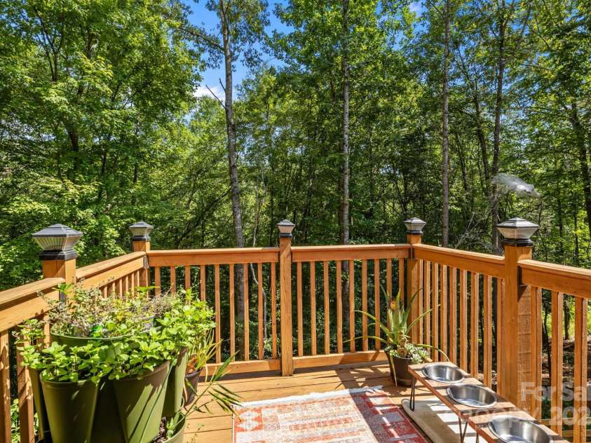 239 Old Lion Road, Statesville, NC 28625.  MLS# CAR4284609, YatesRealty ID 33114. 