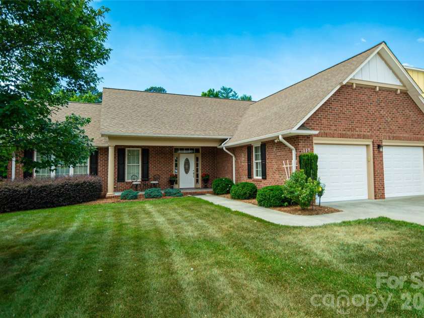 117 Beechmont Drive, Morganton, NC 28655.  MLS# CAR4397972, YatesRealty ID 33115. 
