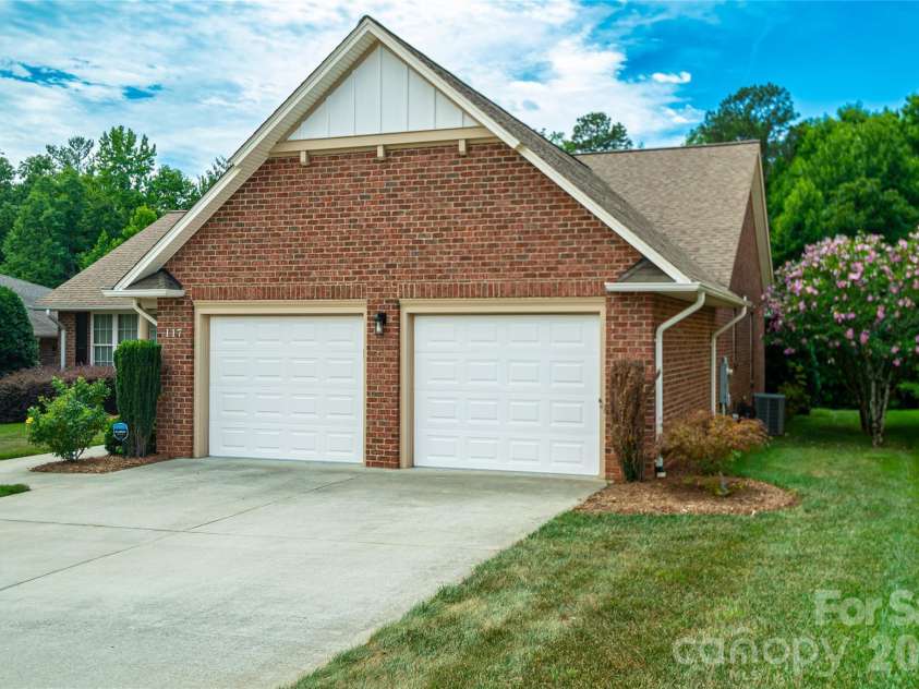 117 Beechmont Drive, Morganton, NC 28655.  MLS# CAR4397972, YatesRealty ID 33115. 