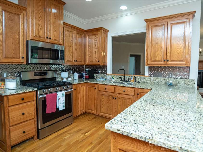 117 Beechmont Drive, Morganton, NC 28655.  MLS# CAR4397972, YatesRealty ID 33115. 