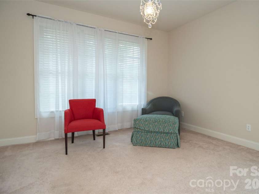 117 Beechmont Drive, Morganton, NC 28655.  MLS# CAR4397972, YatesRealty ID 33115. 