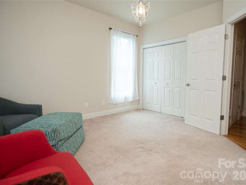 117 Beechmont Drive, Morganton, NC 28655.  MLS# CAR4397972, YatesRealty ID 33115. 