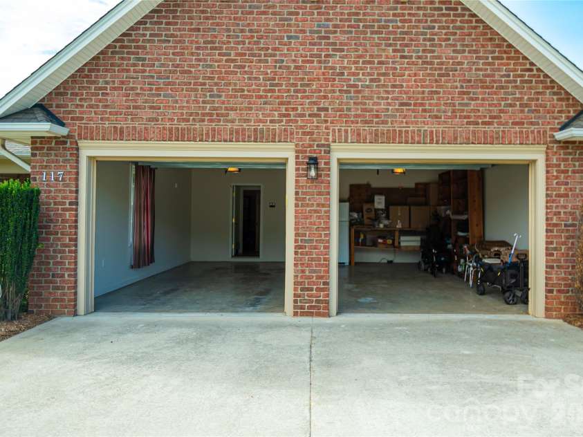 117 Beechmont Drive, Morganton, NC 28655.  MLS# CAR4397972, YatesRealty ID 33115. 