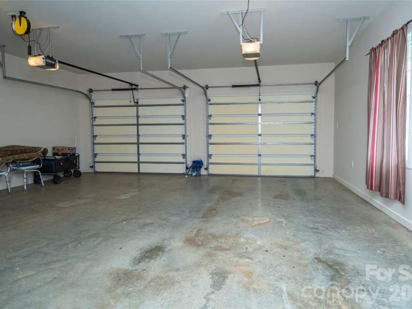 117 Beechmont Drive, Morganton, NC 28655.  MLS# CAR4397972, YatesRealty ID 33115. 