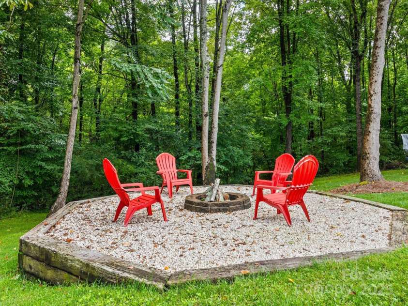 4065 Mountainview Street, Gastonia, NC 28056.  MLS# CAR4290116, YatesRealty ID 33115. .92 acre lot, check out this firepit!