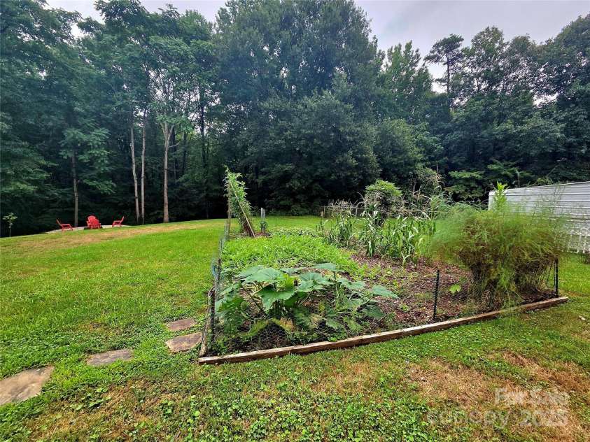 4065 Mountainview Street, Gastonia, NC 28056.  MLS# CAR4290116, YatesRealty ID 33115. A vegetable garden!