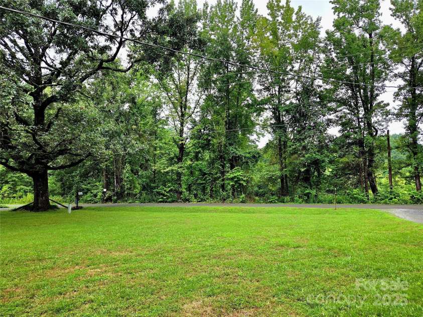 4065 Mountainview Street, Gastonia, NC 28056.  MLS# CAR4290116, YatesRealty ID 33115. Front yard view from the porch